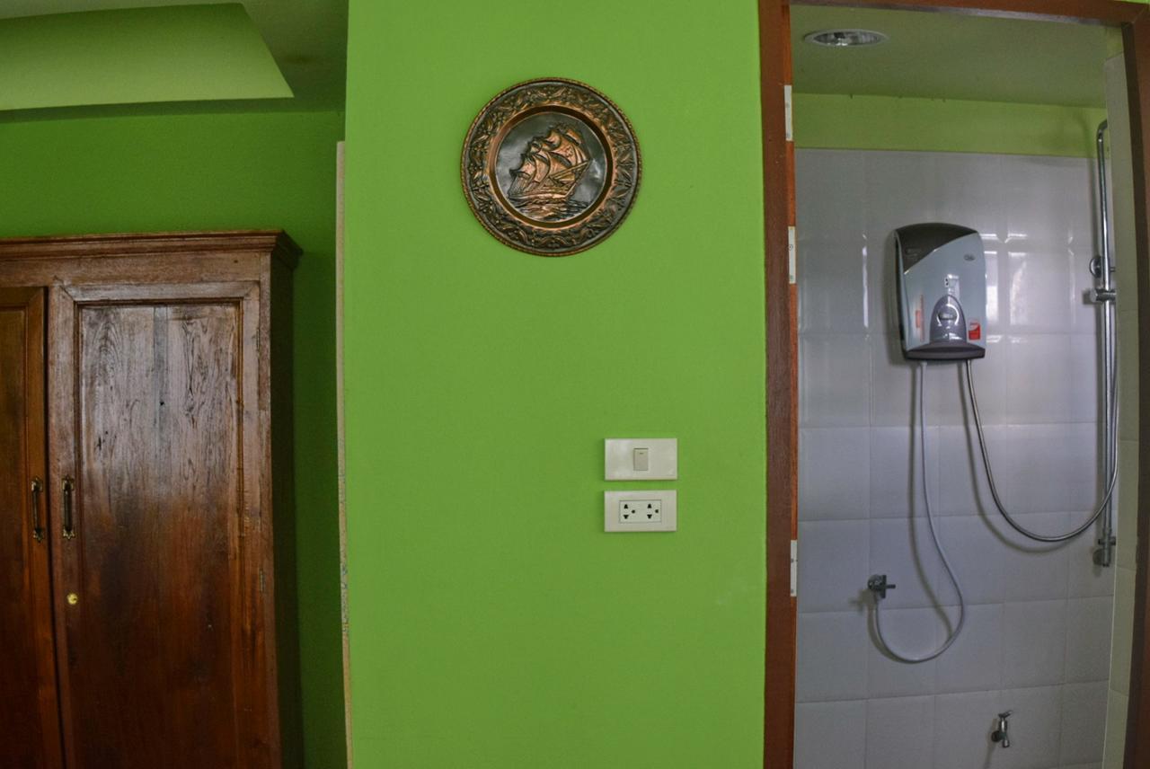 Room To Let Chiang Mai Bagian luar foto