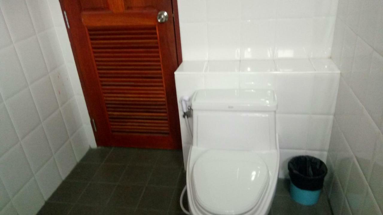 Room To Let Chiang Mai Bagian luar foto