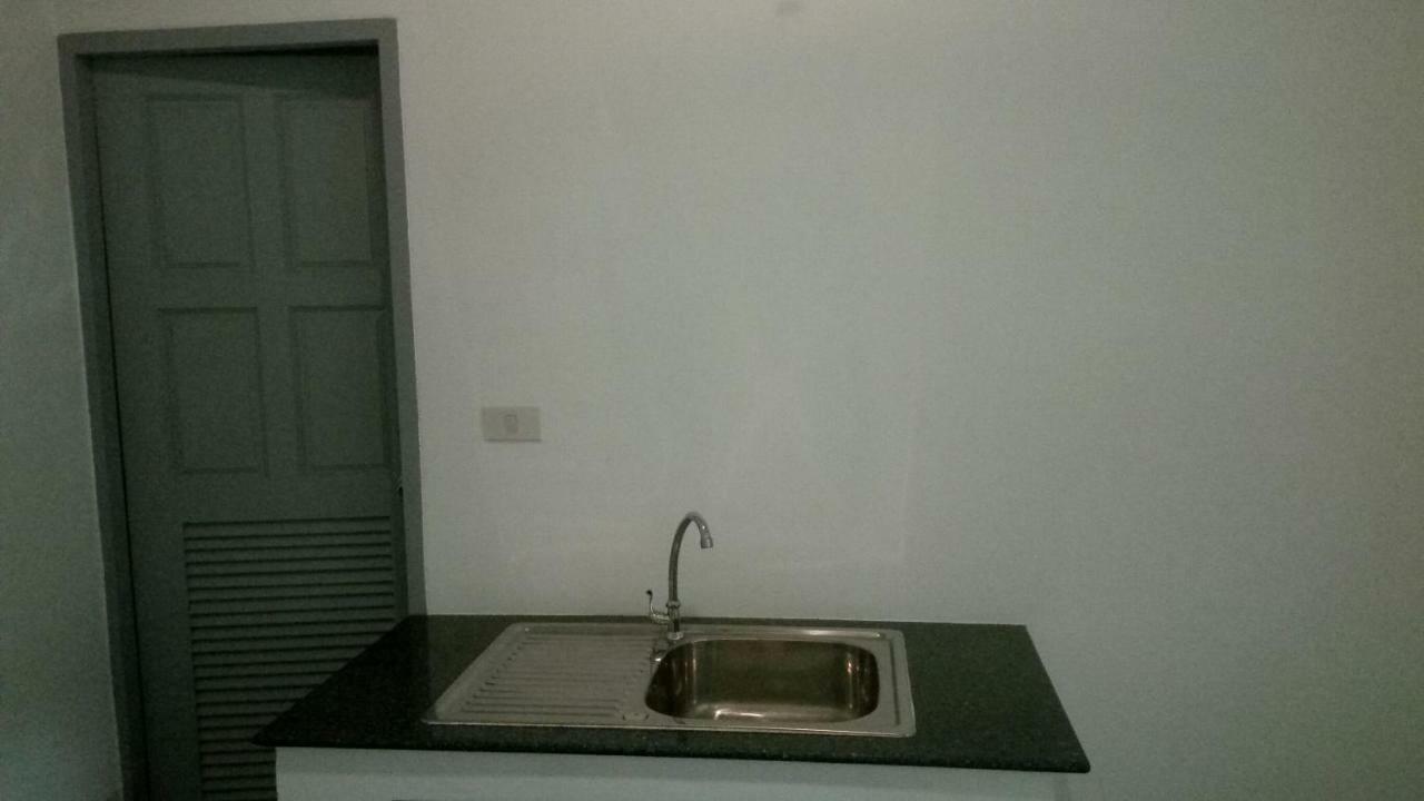 Room To Let Chiang Mai Bagian luar foto